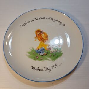 Gigi Commemorative Plate Mother's Day 1974